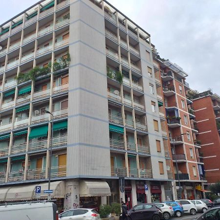 Meta Italy Da Enzo Apartment Milan Luaran gambar