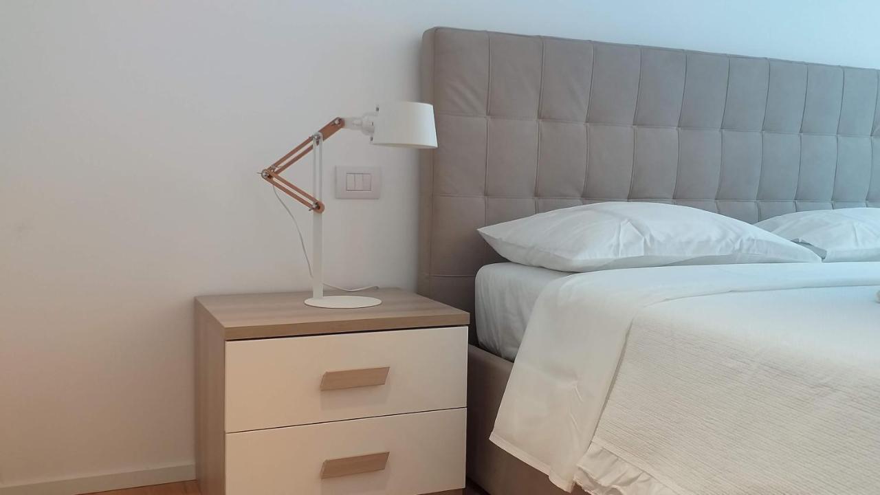 Meta Italy Da Enzo Apartment Milan Luaran gambar